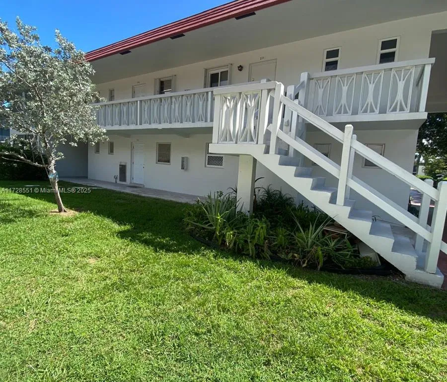 899 SE 2nd Ave # 214, Deerfield Beach FL 33441