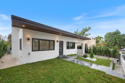 2268 SW 16th Ter, Miami FL 33145