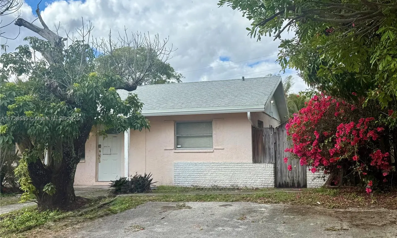 3319-3321 Grove Rd, Boynton Beach FL 33435