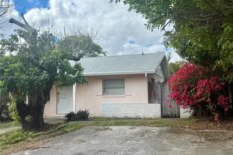 3319-3321 Grove Rd, Boynton Beach FL 33435