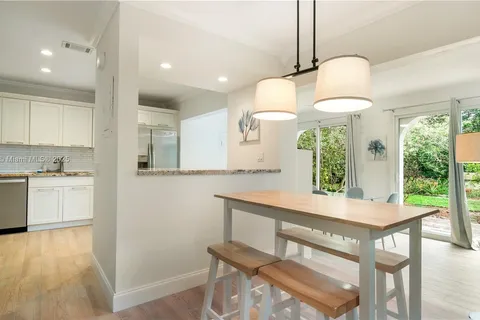 6525 Via Regina # 0100, Boca Raton FL 33433