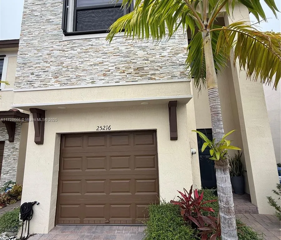 25216 SW 108th Ct # 25216, Homestead FL 33032