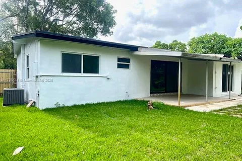 2380 SW 34th Way, Fort Lauderdale FL 33312