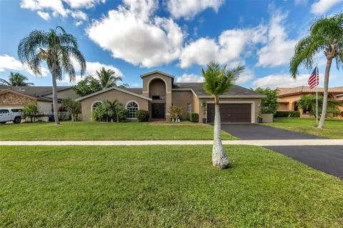 4505 NW 64th Ter, Lauderhill FL 33319