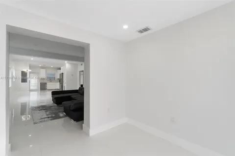 215 SW 32nd Ct Rd # 1, Miami FL 33135