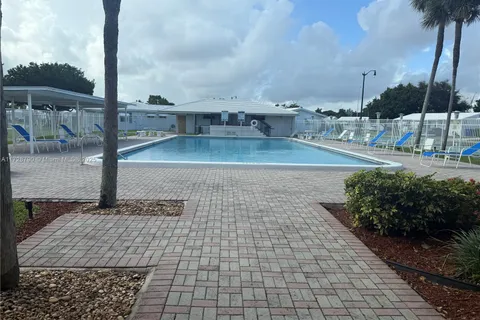 2631 W Golf Blvd, Pompano Beach FL 33064