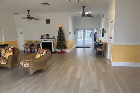 2631 W Golf Blvd, Pompano Beach FL 33064