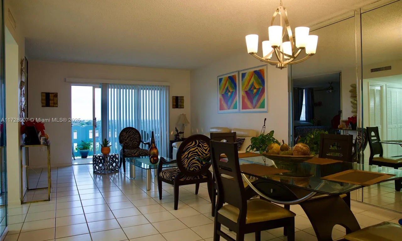 4001 Hillcrest Dr # 812, Hollywood FL 33021