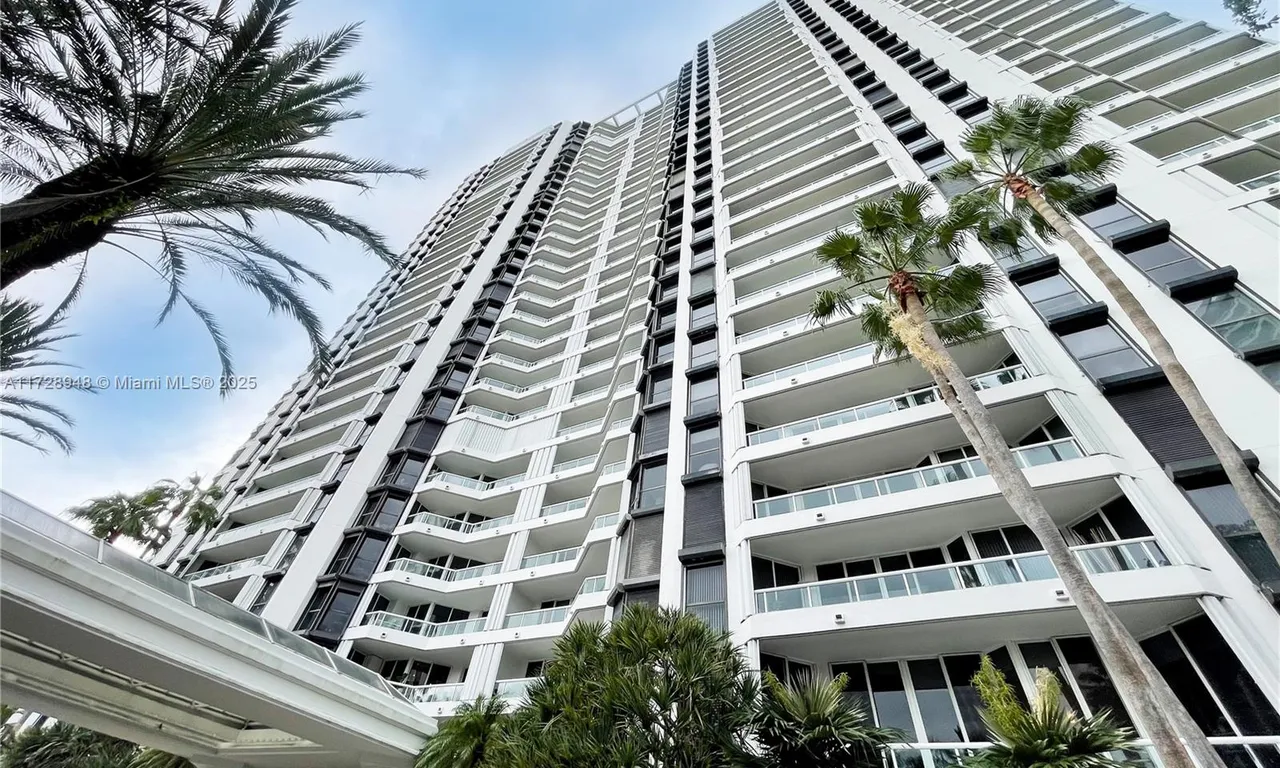 21205 Yacht Club Dr # 805, Aventura FL 33180