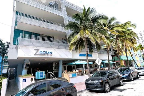 1437 Collins Ave # 214, Miami Beach FL 33139