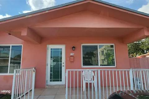 126 NW 17th Pl # 126, Miami FL 33125