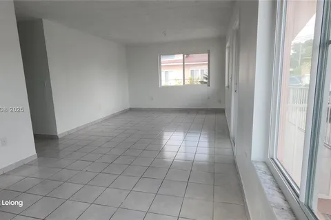 126 NW 17th Pl # 126, Miami FL 33125