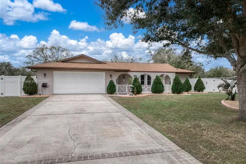 7517 HONEYSUCKLE, Sebring FL 33876