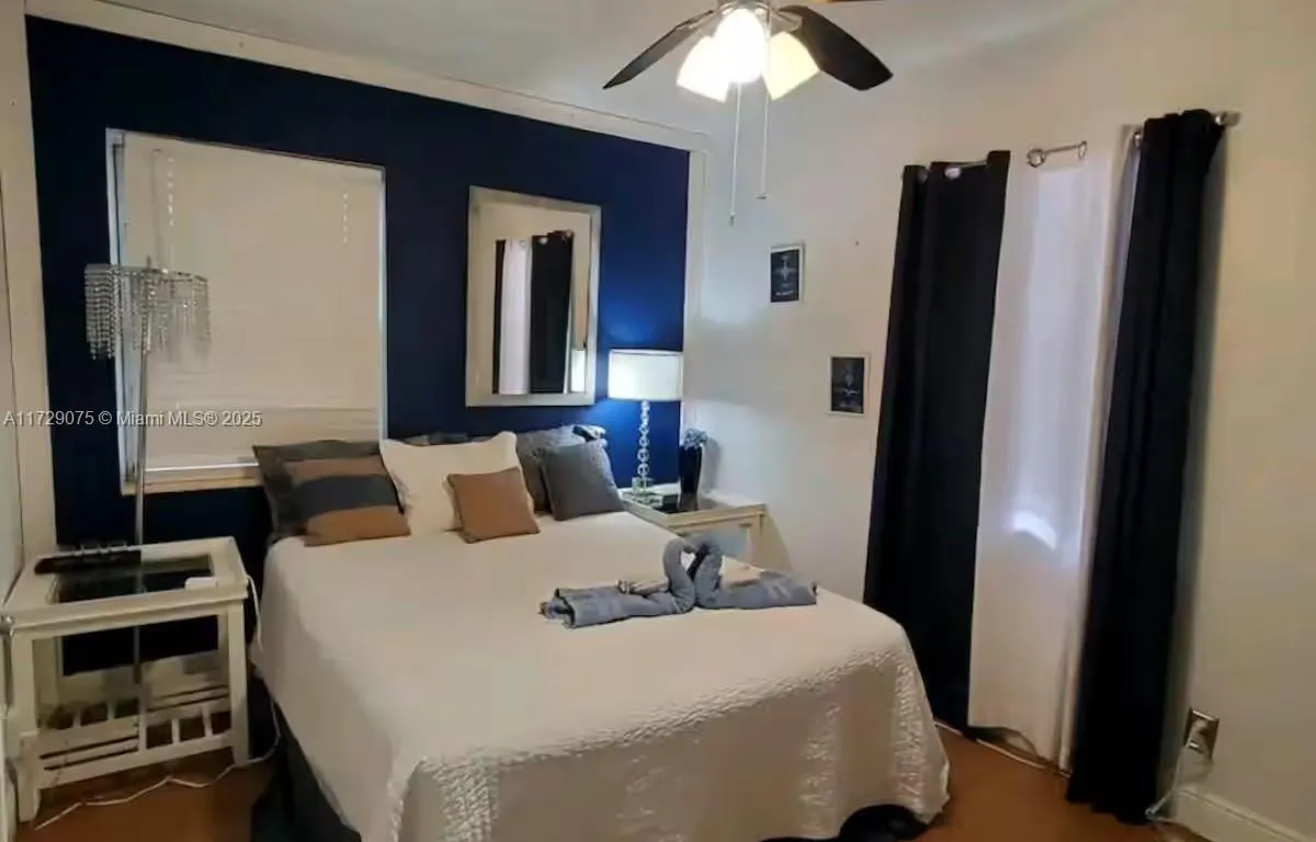 1836 BLUE ROOM SW 9TH AVE, Fort Lauderdale FL 33315