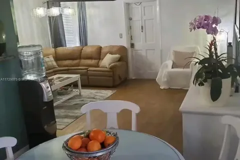 1836 BLUE ROOM SW 9TH AVE, Fort Lauderdale FL 33315