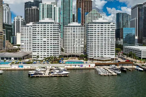 905 Brickell Bay Dr # 1821, Miami FL 33131