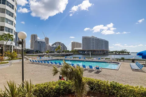 905 Brickell Bay Dr # 1821, Miami FL 33131