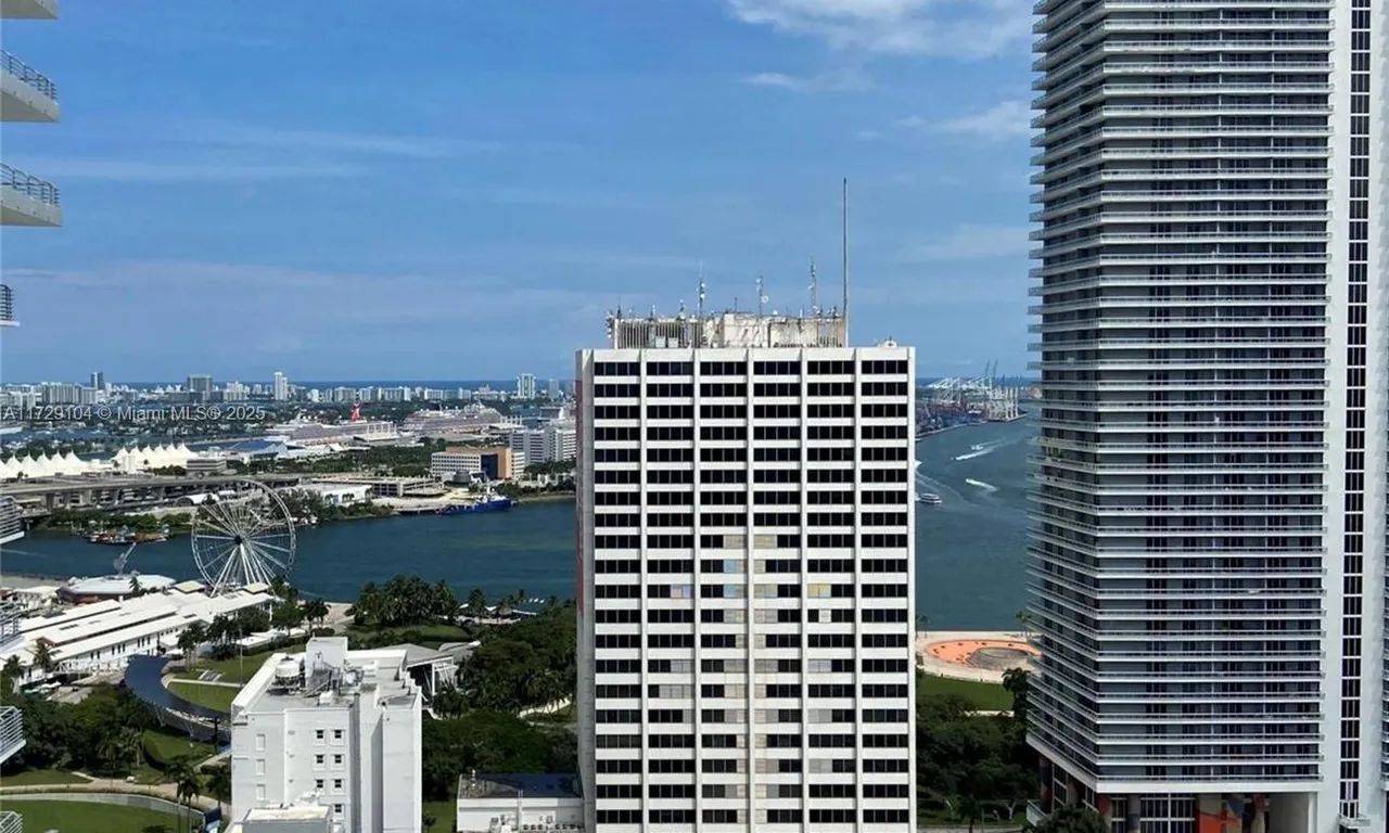 133 NE 2nd Ave # 3112, Miami FL 33132