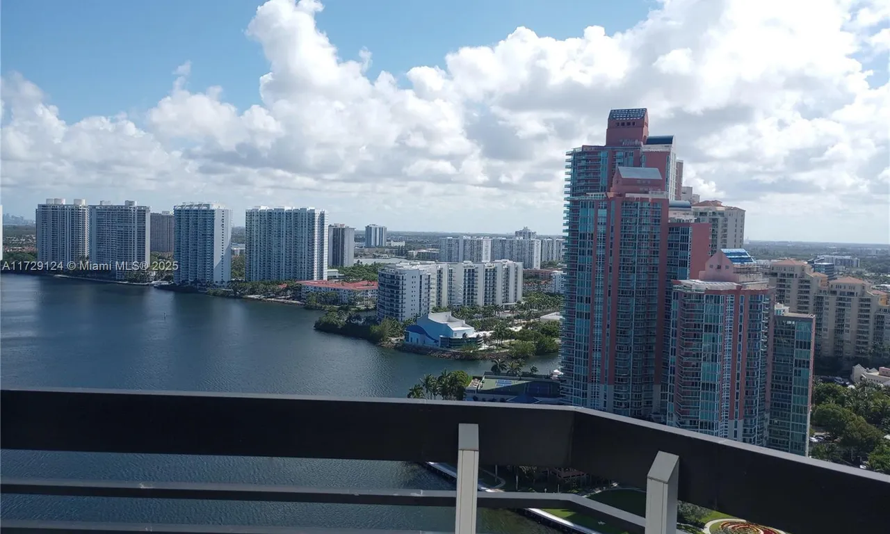 3530 Mystic Pointe Dr # 2902, Aventura FL 33180
