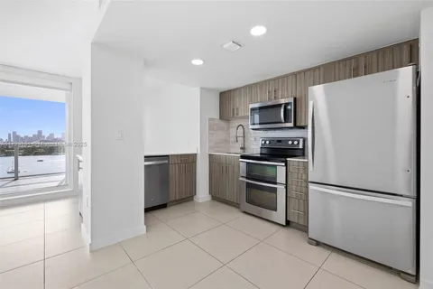 910 West Ave # 1516, Miami Beach FL 33139
