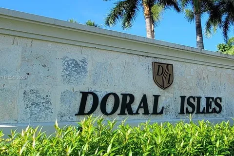 5813 NW 108th Pl, Doral FL 33178