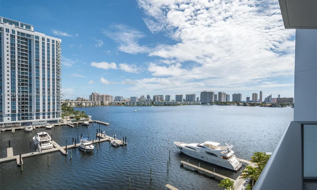 17111 Biscayne Blvd # 707, North Miami Beach FL 33160