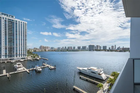 17111 Biscayne Blvd # 707, North Miami Beach FL 33160