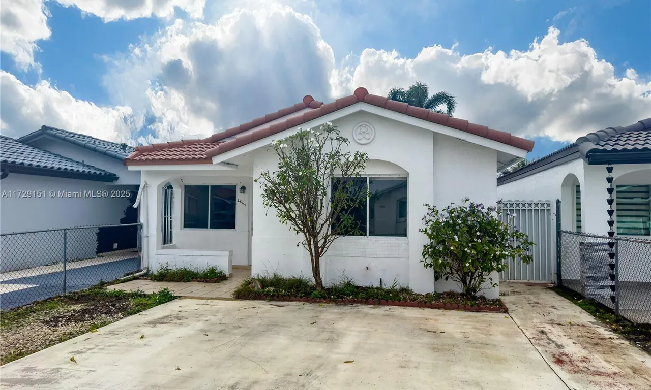 2864 W 75th St, Hialeah FL 33018