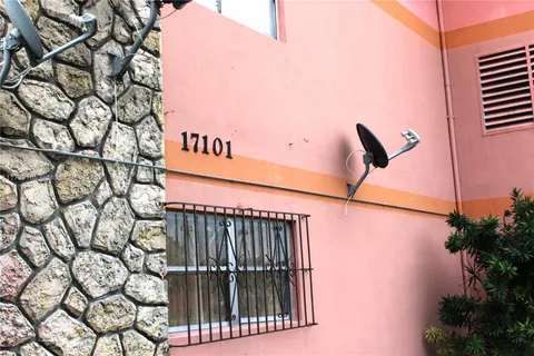 17101 NW 57th Ave # 211, Miami Gardens FL 33055