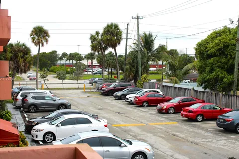 17101 NW 57th Ave # 211, Miami Gardens FL 33055