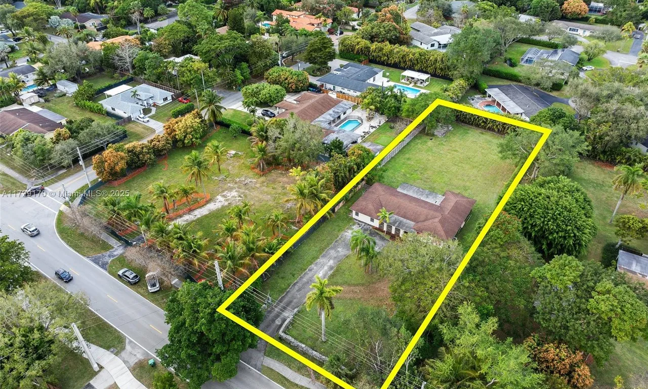 8251 SW 136th St, Pinecrest FL 33156