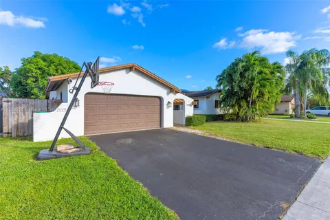 11011 SW 141 AVE, Miami FL 33186