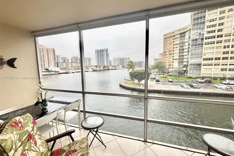 2600 Diana Dr # 307, Hallandale Beach FL 33009