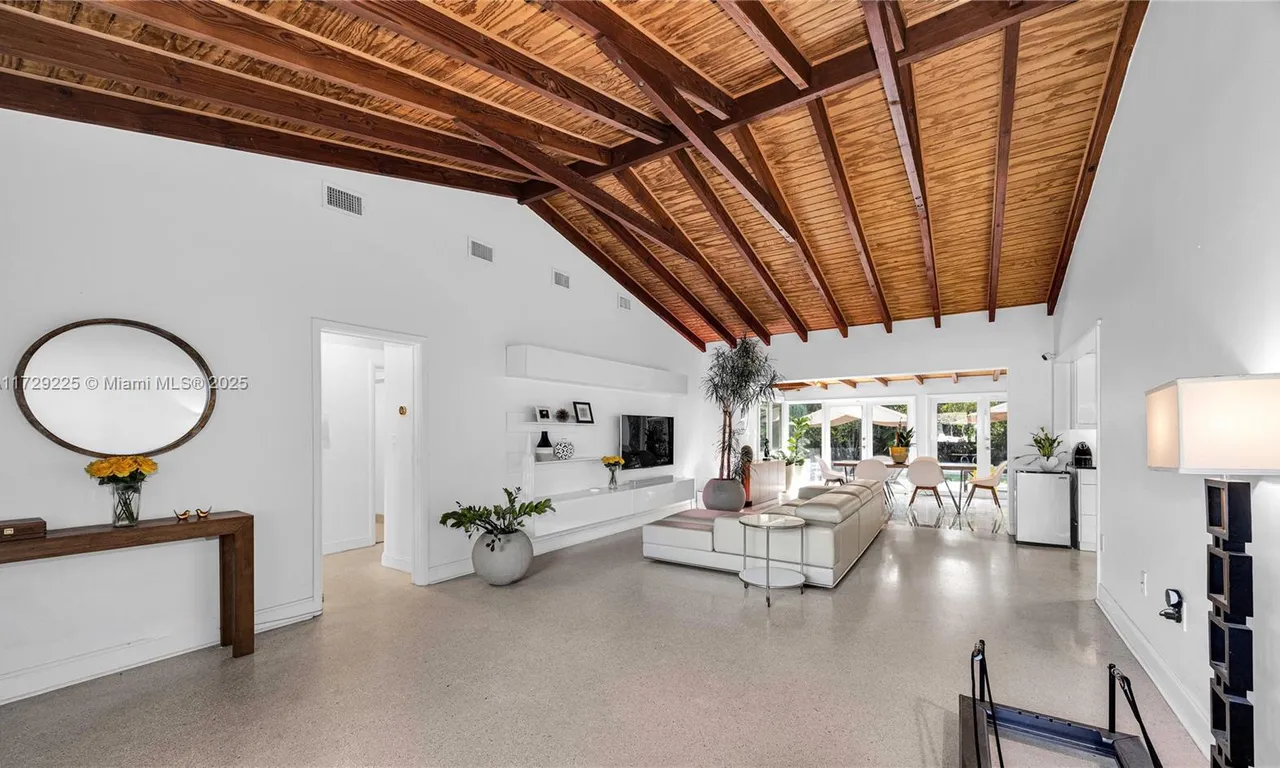 5750 SW 52nd Ter, South Miami FL 33155