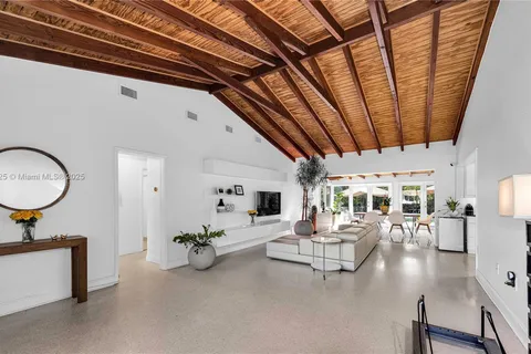 5750 SW 52nd Ter, South Miami FL 33155