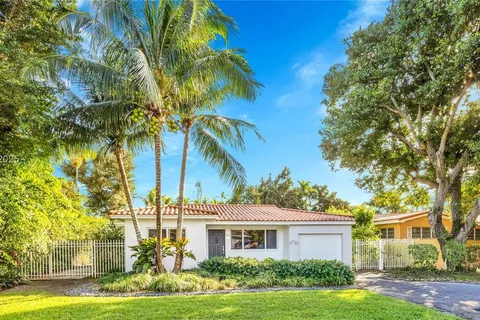 5750 SW 52nd Ter, South Miami FL 33155