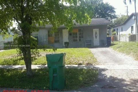 3710 NW 7th Place, Lauderhill FL 33311