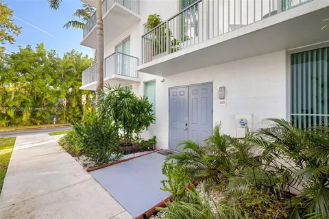 2142 Van Buren St # 502, Hollywood FL 33020