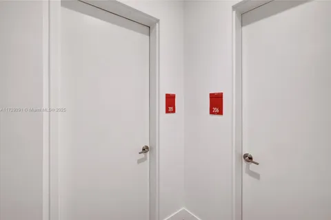 21290 Biscayne # 205, Aventura FL 33180
