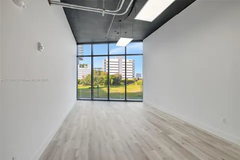 21290 Biscayne # 205, Aventura FL 33180