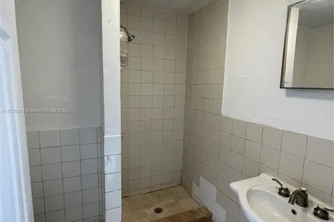 1170 NE 149th St # 1, North Miami FL 33161