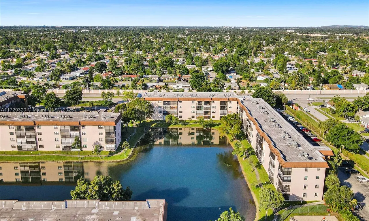 4930 E Sabal Palm Blvd # 315, Tamarac FL 33319