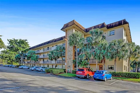 4930 E Sabal Palm Blvd # 315, Tamarac FL 33319