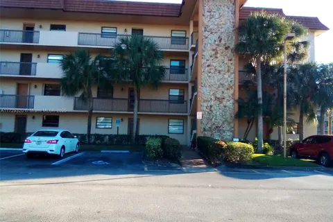 4930 E Sabal Palm Blvd # 315, Tamarac FL 33319