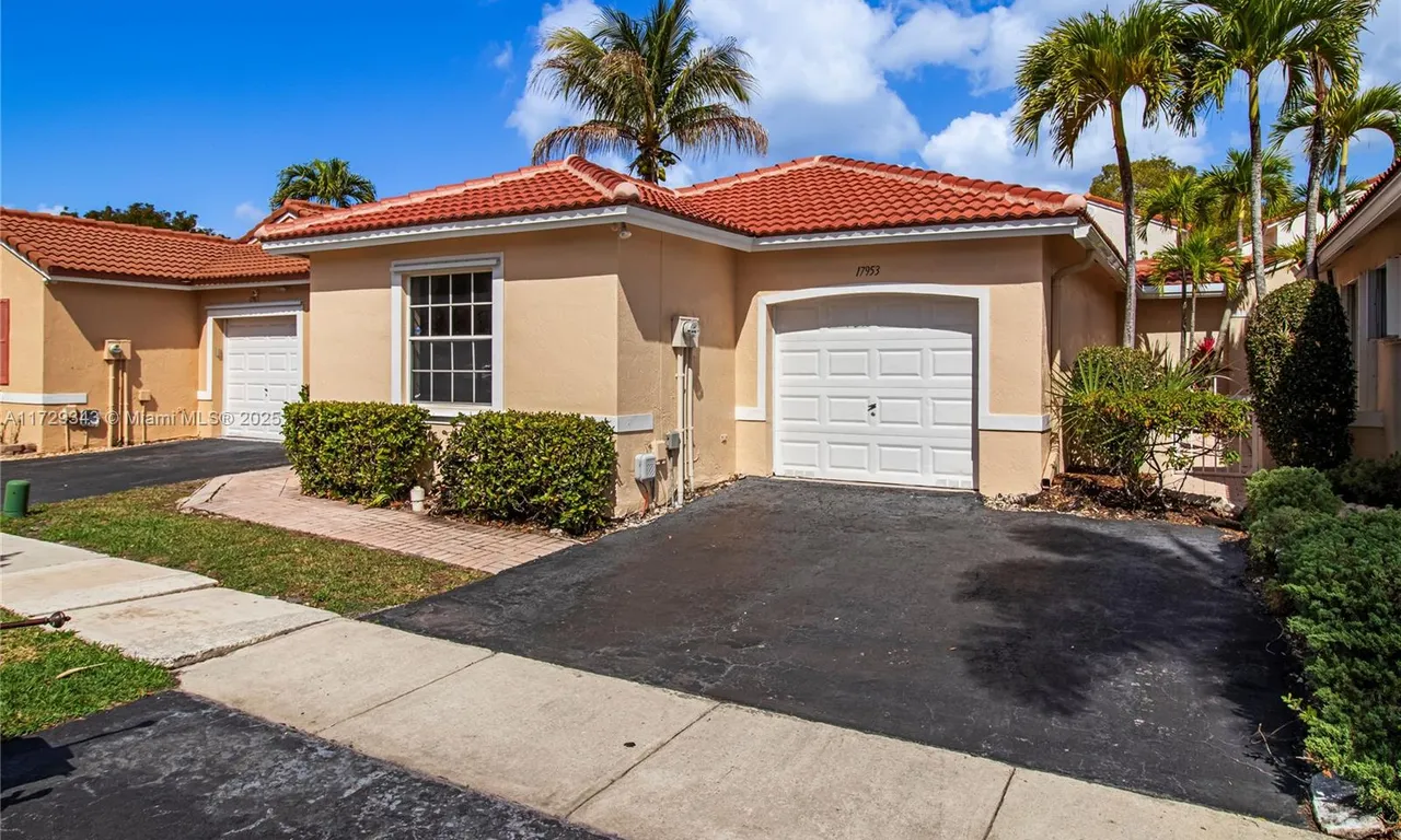 17953 SW 11th St, Pembroke Pines FL 33029