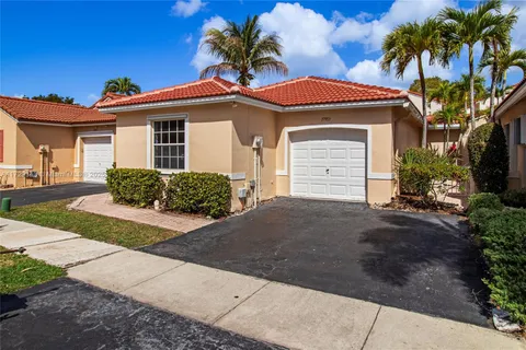 17953 SW 11th St, Pembroke Pines FL 33029