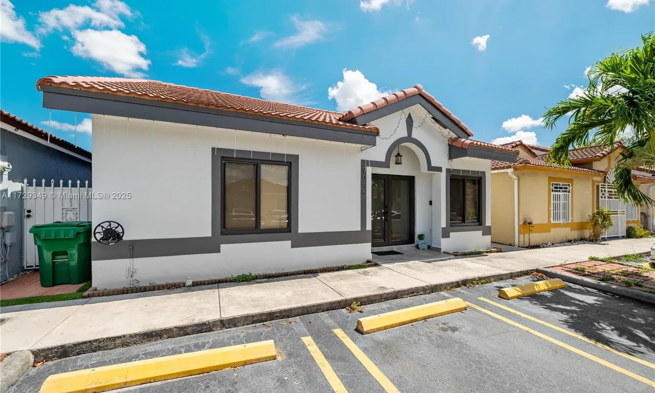 9046 NW 121st Ter # 90, Hialeah Gardens FL 33018