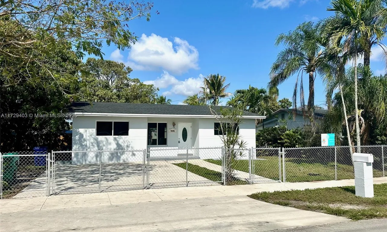 4341 NW 167th Ter, Miami Gardens FL 33055