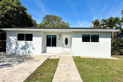 4341 NW 167th Ter, Miami Gardens FL 33055