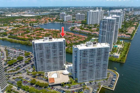 20505 E Country Club Dr # 38, Aventura FL 33180